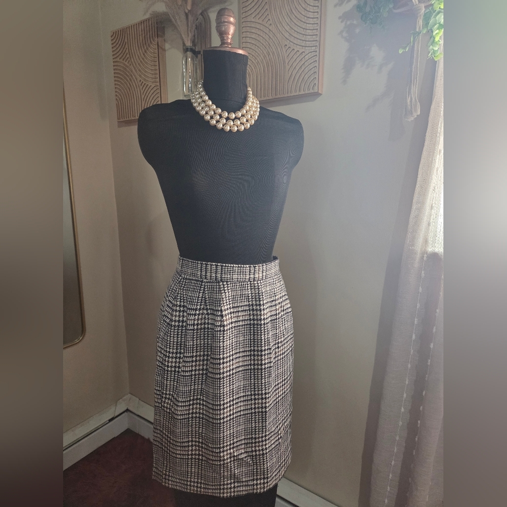 Classic Black & White Plaid Pencil Skirt 100% Wool Vtg Size 12 - Picture 6 of 6